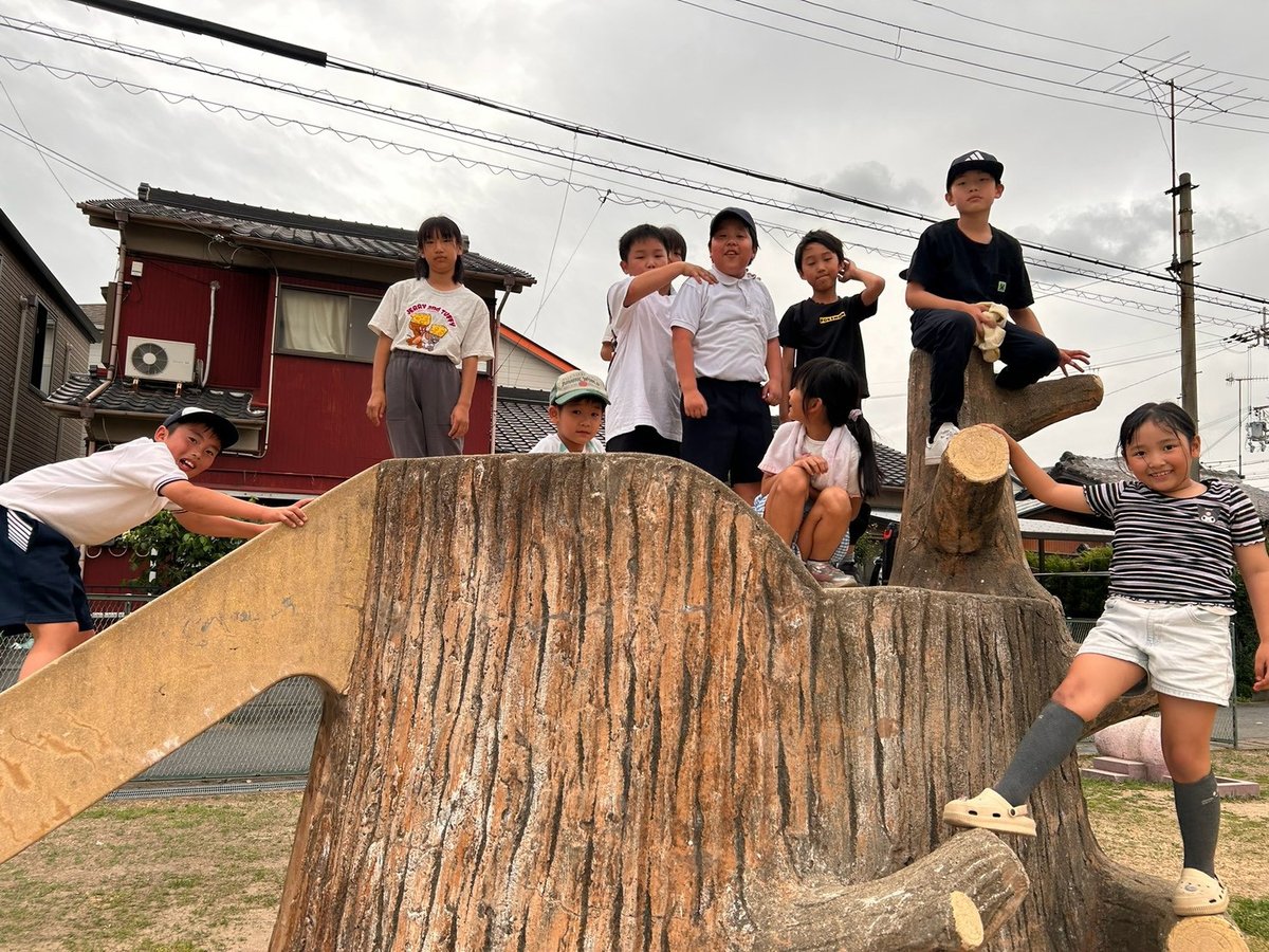 公園レッスンに集まった教室の子どもたち